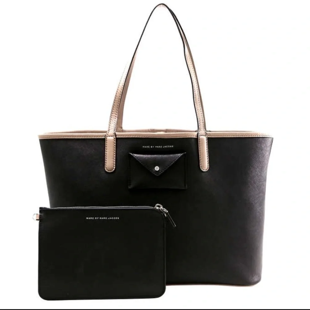[Marc Jacobs] Black Leather Tote & Wristlet